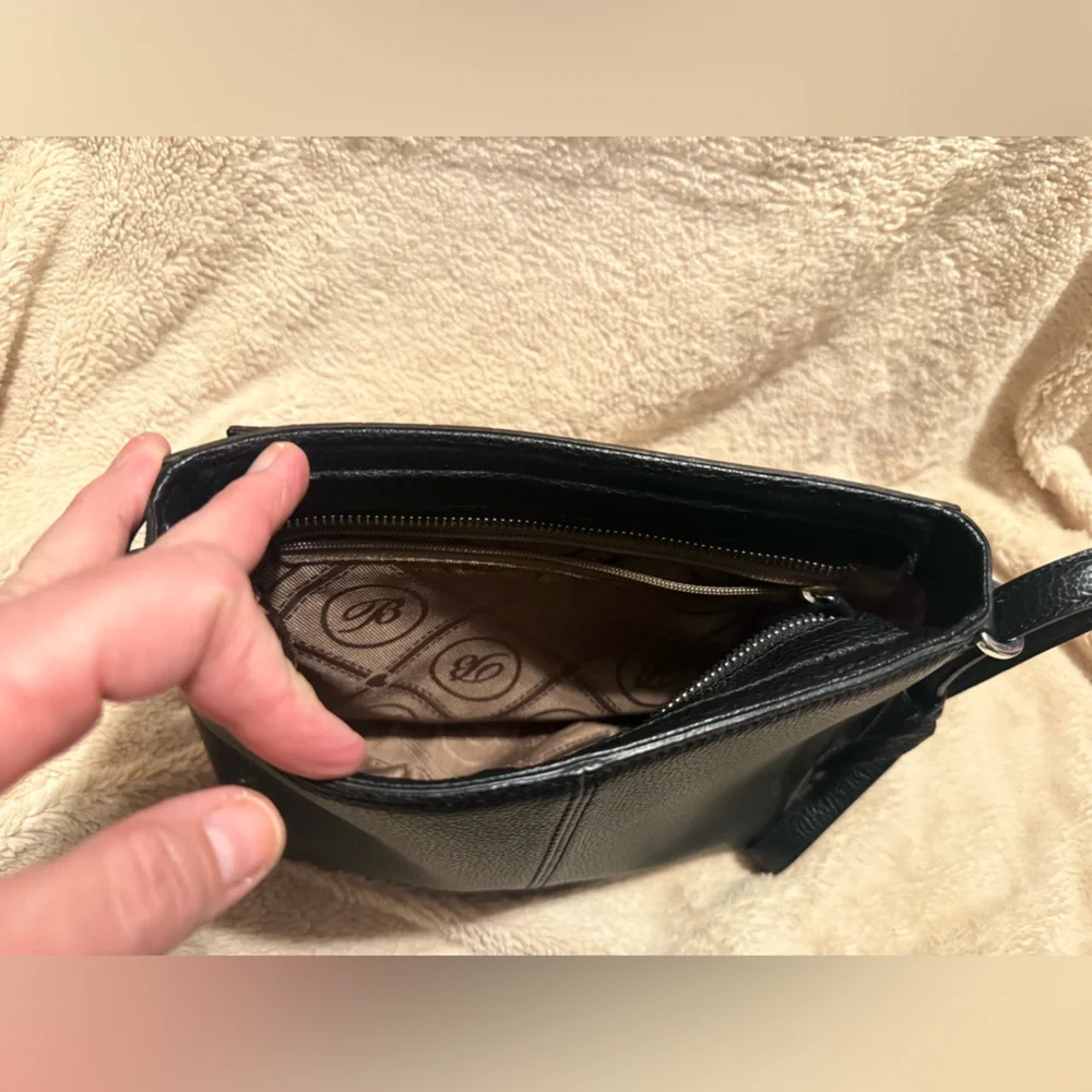 EUC Brighton Crocodile Embossed Leather Crossbody Bag - Picture 10 of 13